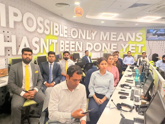 gR7jQSloy-vwW_KbNot5hg